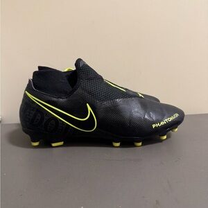 Mens Nike Phantom Vision Academy DF MG Soccer Cleats Black Volt